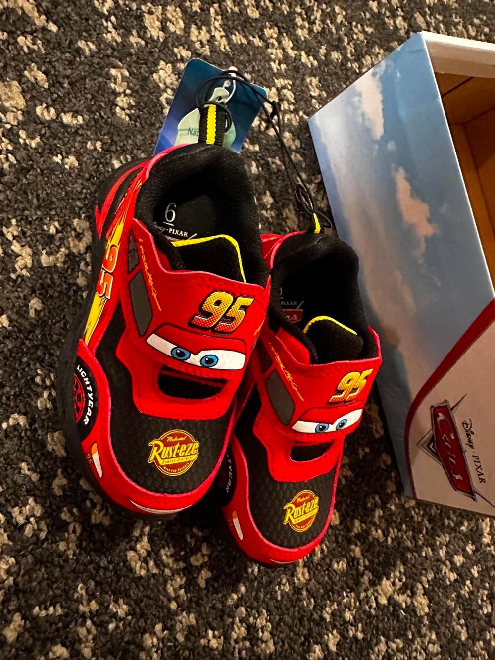Cars Lightning McQueen Red Kids Sneakers nwb sz 6